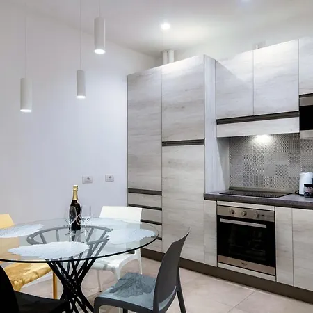 דירה Diaz 67 Life's Loft - The House Of Travelers קומו