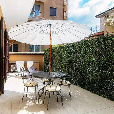 דירה Diaz 67 Life's Loft - The House Of Travelers קומו