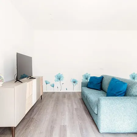Diaz 67 Life's Loft - The House Of Travelers דירה קומו