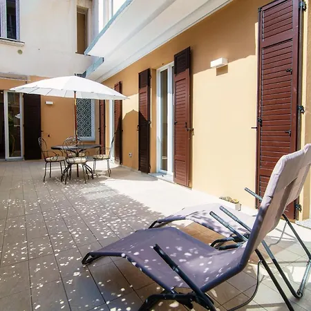 Diaz 67 Life's Loft - The House Of Travelers דירה